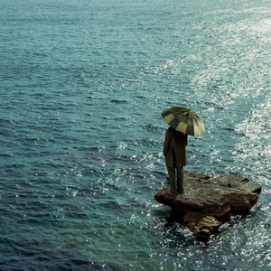 高跟鞋跟扎进尿眼扎流血视频
