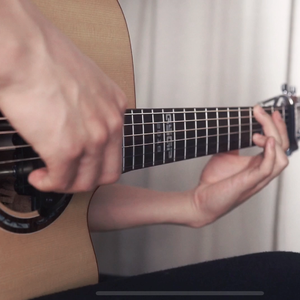 高跟鞋跟扎进尿眼扎流血视频
